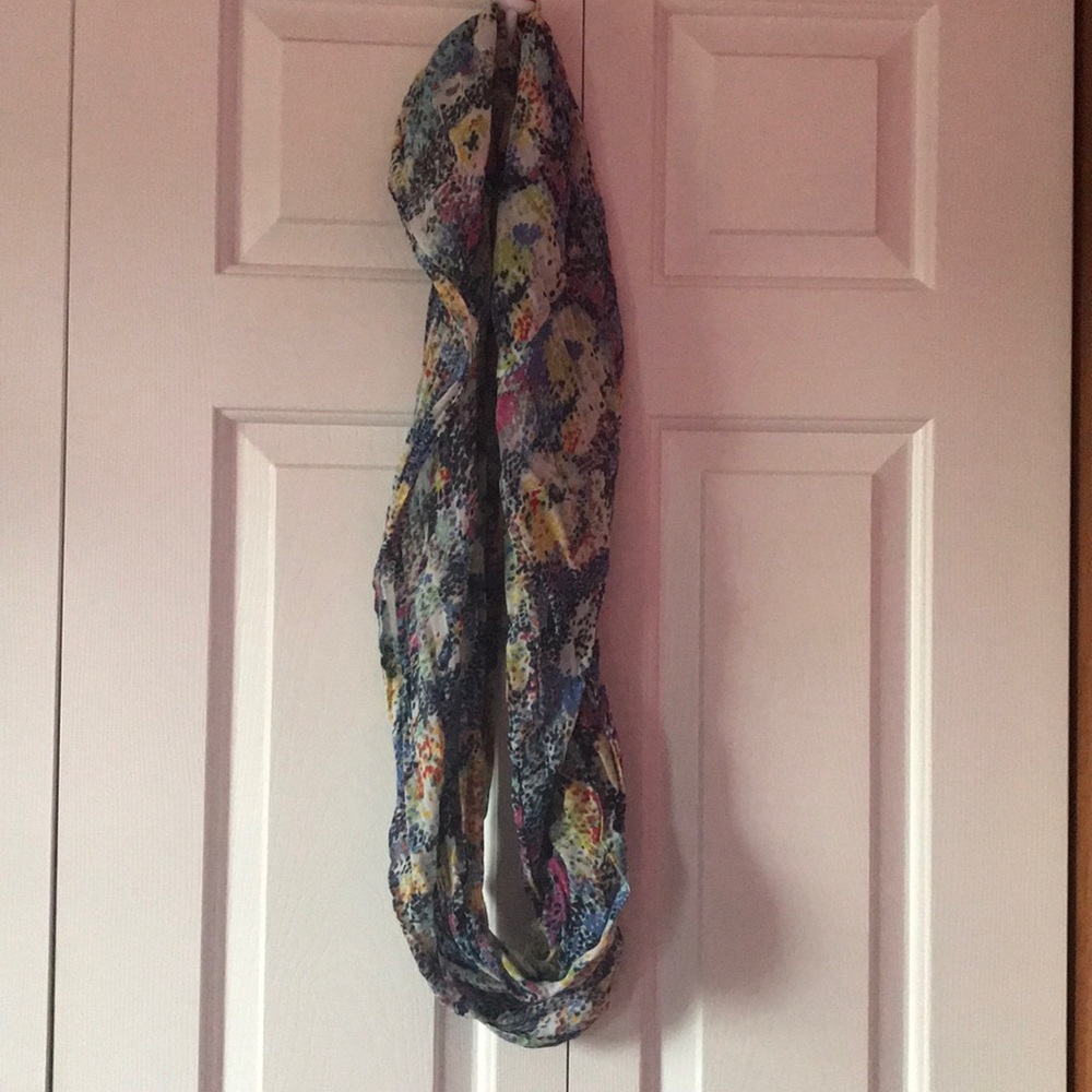 American Eagle infinity scarve